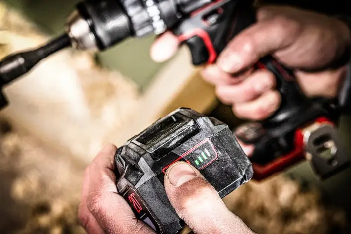 Дриль-шуруповерт акумуляторний безщітковий ударний, SKIL 3085 CA XP