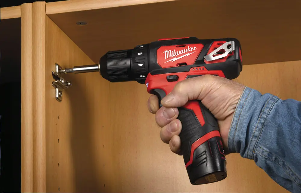 Дриль-шурупокрут акумуляторний MILWAUKEE, M12 BDD-202C 