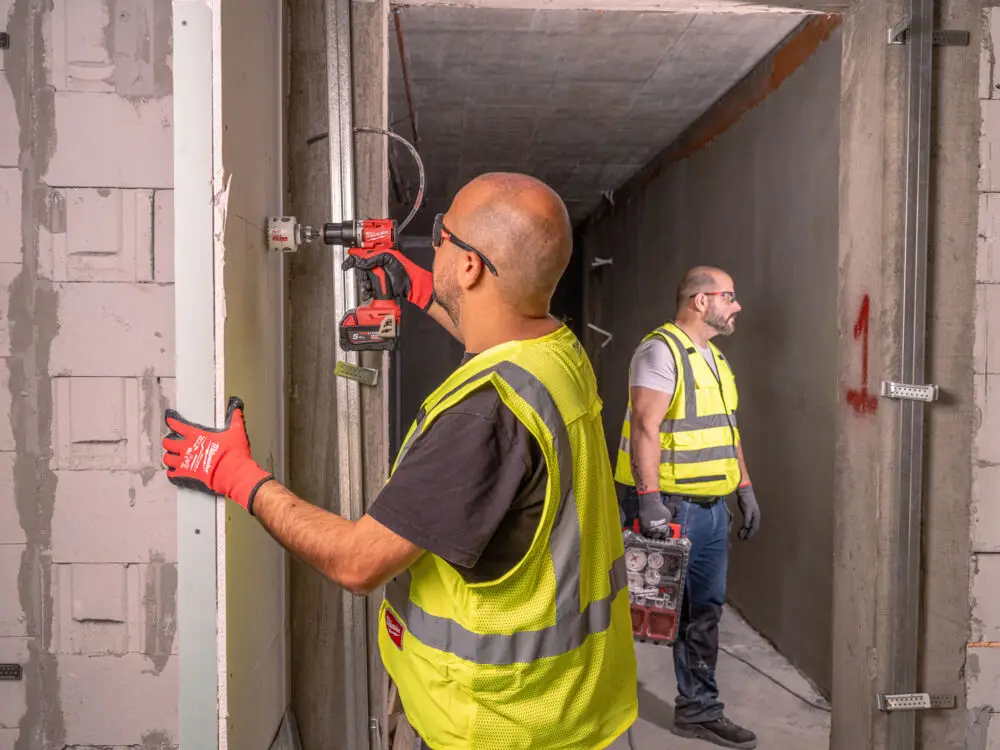 Дриль-шурупокрут з ударом акумуляторний MILWAUKEE, M18 BLPDRC-202C 