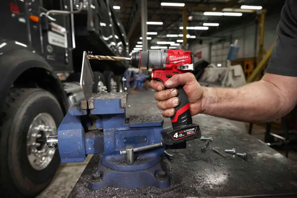 Дриль-шурупокрут з ударом акумуляторний MILWAUKEE, M12 FUEL FPD2-402X 