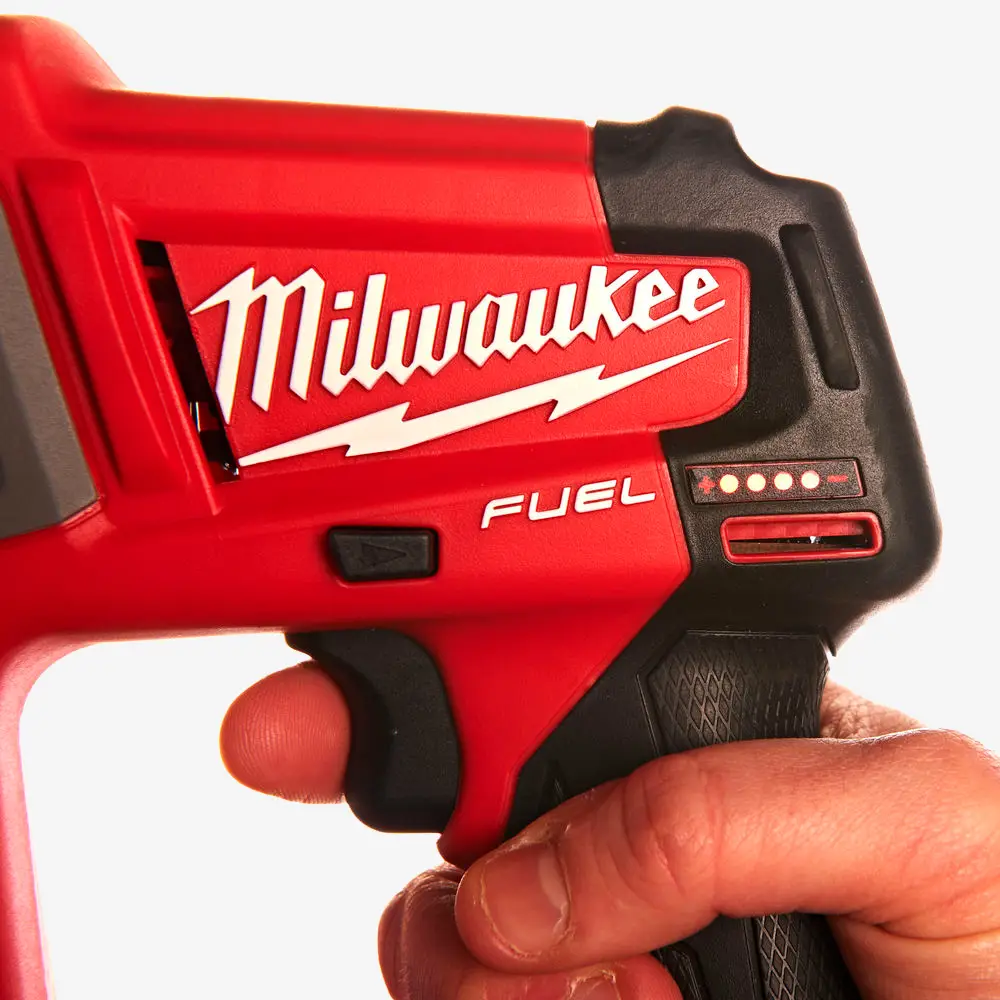 Перфоратор SDS-PLUS акумуляторний MILWAUKEE, M12 FUEL CH-202X, 1,1Дж (+зар.пристрій, 2акум.Х2Аг,HDкейс) 