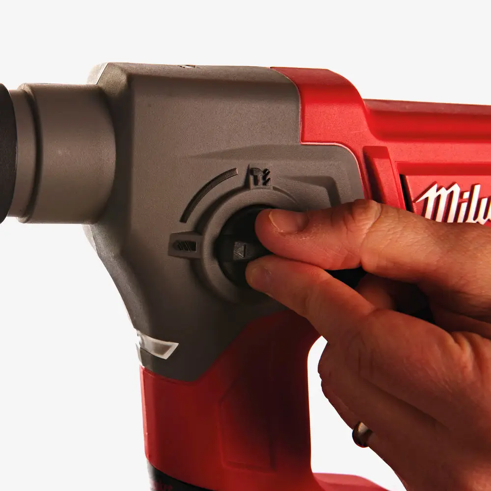 Перфоратор SDS-PLUS акумуляторний MILWAUKEE, M12 FUEL CH-202X, 1,1Дж (+зар.пристрій, 2акум.Х2Аг,HDкейс) 