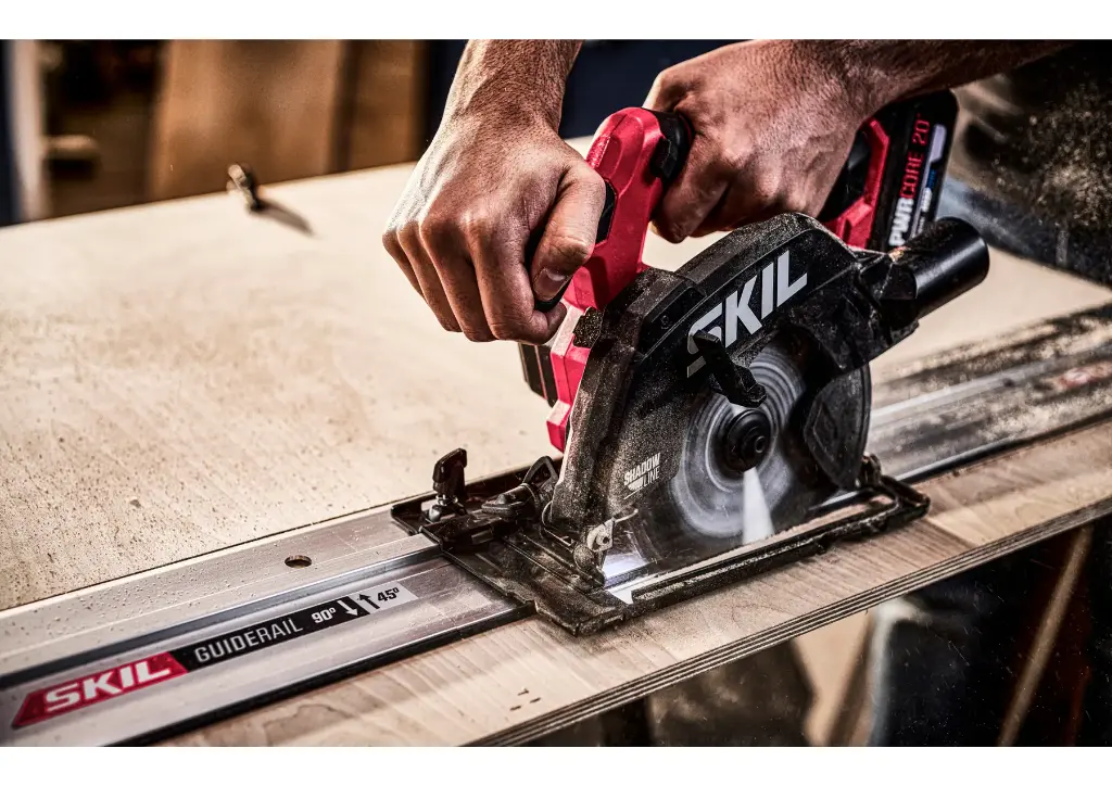 Пила циркулярна акумуляторна безщіткова, SKIL 3551 AB 11071600501 (акумулятор 4,0 Ah, зарядний пристрій, напрямні рейки) 