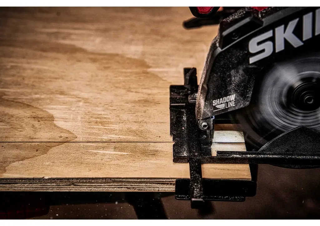 Пила циркулярна акумуляторна безщіткова, SKIL 3551 AB 11071600501 (акумулятор 4,0 Ah, зарядний пристрій, напрямні рейки) 