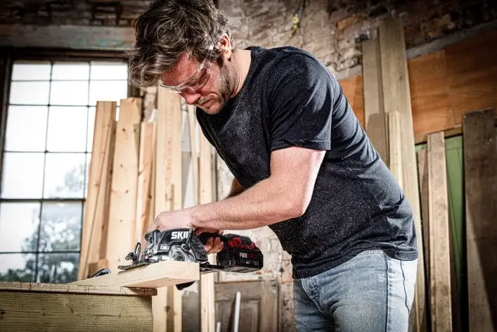 Промо-комплект пила циркулярна акумуляторна безщіткова, SKIL 3540 CA Compact + енергокомплект 3110 АА 11071600202 (акумулятор 2,5 Ah, зарядний пристрій) 