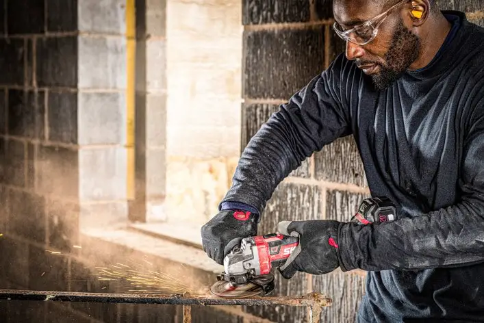 Промо-комплект шліфмашина кутова акумуляторна безщіткова, SKIL 3930 CB XP + енергокомплект 3110 АА 11070600202 (акумулятор 2,5 Ah, зарядний пристрій) 