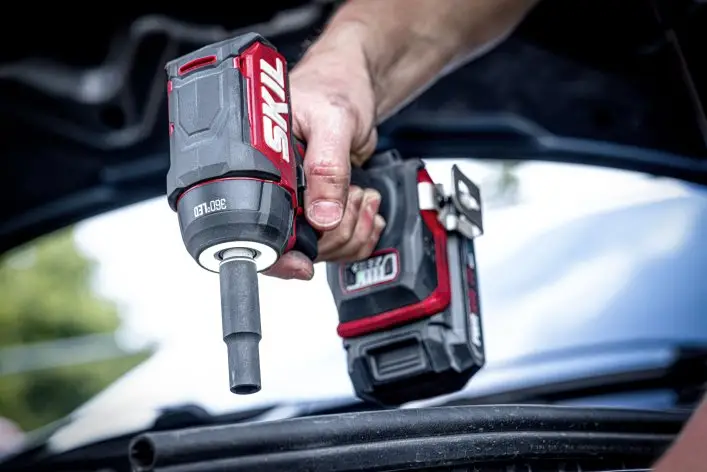 Промо-комплект гайковерт акумуляторний безщітковий ударний, SKIL 3265 CA Compact + енергокомплект 3110 АА 11071900102 (акумулятор 2,5 Ah, зарядний пристрій) 