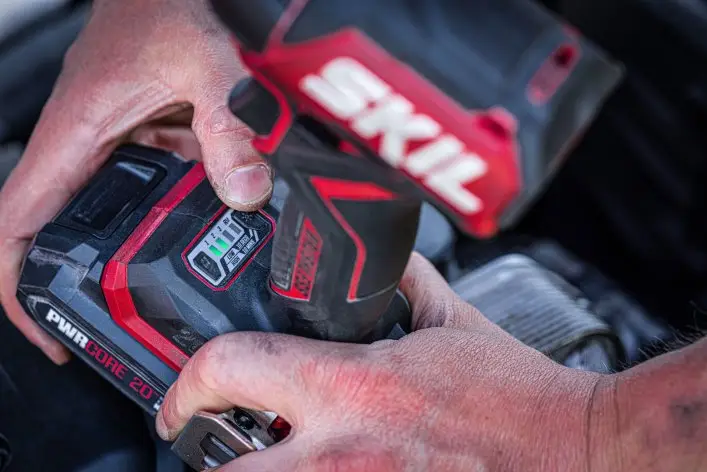 Промо-комплект гайковерт акумуляторний безщітковий ударний, SKIL 3265 CA Compact + енергокомплект 3110 АА 11071900102 (акумулятор 2,5 Ah, зарядний пристрій) 