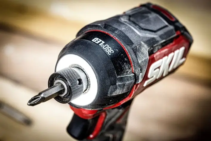 Промо-комплект гвинтоверт акумуляторний безщітковий ударний, SKIL 3225 CA Compact + енергокомплект 3110 АА 11072000202 (акумулятор 2,5 Ah, зарядний пристрій) 