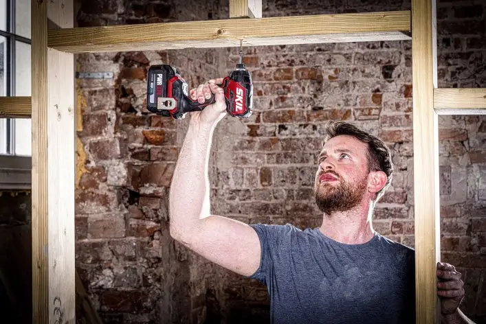 Промо-комплект гвинтоверт акумуляторний безщітковий ударний, SKIL 3225 CA Compact + енергокомплект 3110 АА 11072000202 (акумулятор 2,5 Ah, зарядний пристрій) 