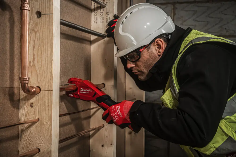 Труборіз для труб з нержавіючої сталі та міді акумуляторний MILWAUKEE, M12 PCSS-202C 