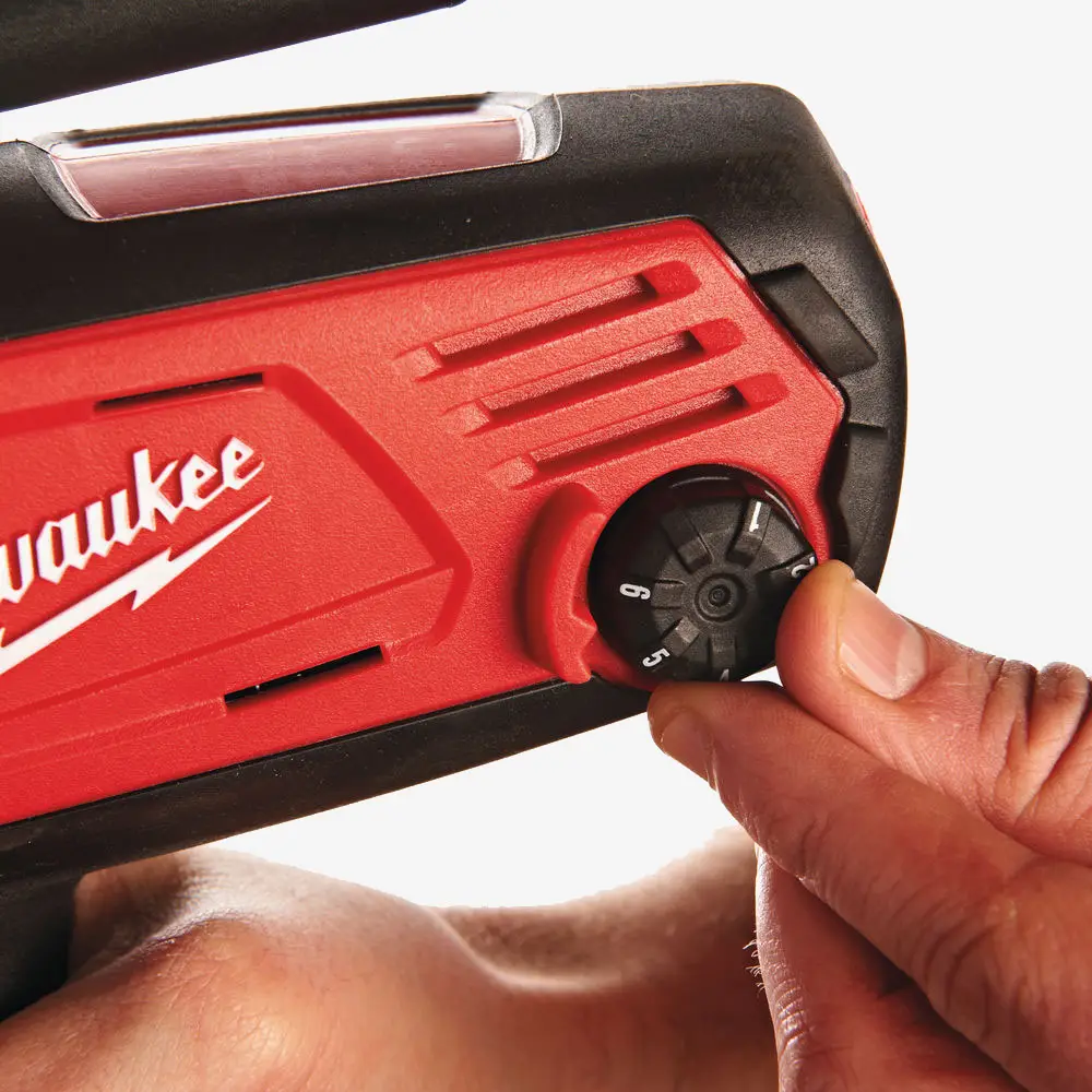 Пістолет для герметиків акумуляторний MILWAUKEE, C18 PCG/310C-201В, 310мл (+ заряд. пристрій, 1 акум.Х 2, сумка) 