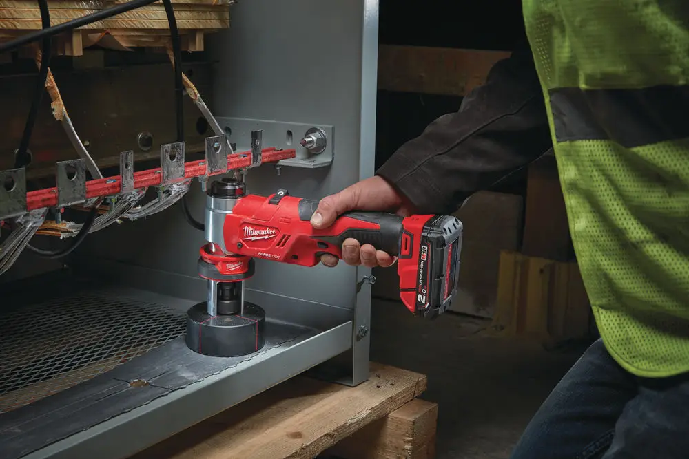 Пробійник гідравлічний акумуляторний MILWAUKEE M18 HKP-201CA 