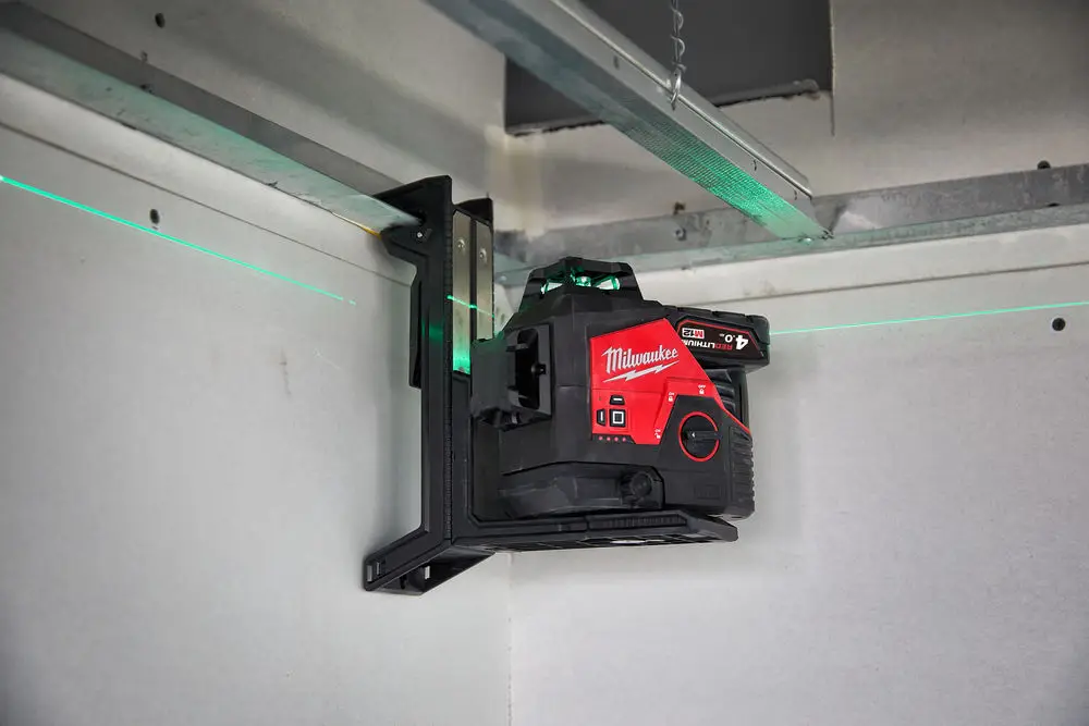 Нівелір лазерний 3D акумуляторний MILWAUKEE, M12 3PLKIT-401P (+зарядний пристрій, 1 акум.Х4Аг, кейс PACKOUT) 
